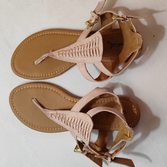 Qupid Gladiator Sandals - Picture 2 of 4